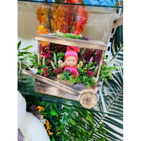 Yeni doğan bebek çiçek araba